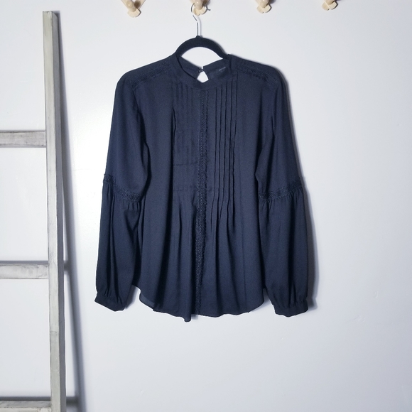 ANN TAYLOR DRESSY BLACK LONG SLEEVE EMBROIDERY BLOUSE SIZE MEDIUM - Picture 1 of 12